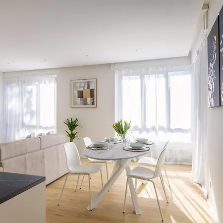 Family Joy - Location & Garage Apartamento